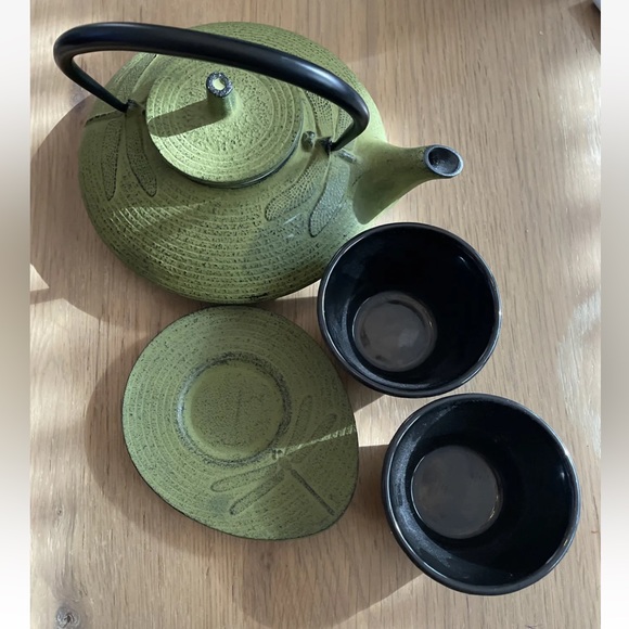 Teavana Dining Teavana Cast Iron Dragonfly Teapot With Cups Green